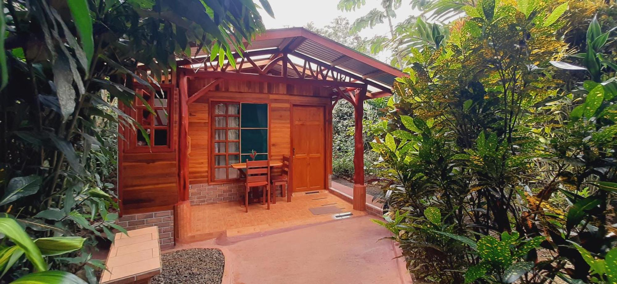 Jardin Entre Montanas Bed & Breakfast Bijagua Exterior photo